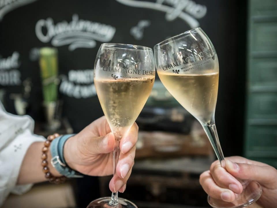 Premium Champagne Must Sees tour and tasting, Tour premium des Incontournables de champagne avec dégustation