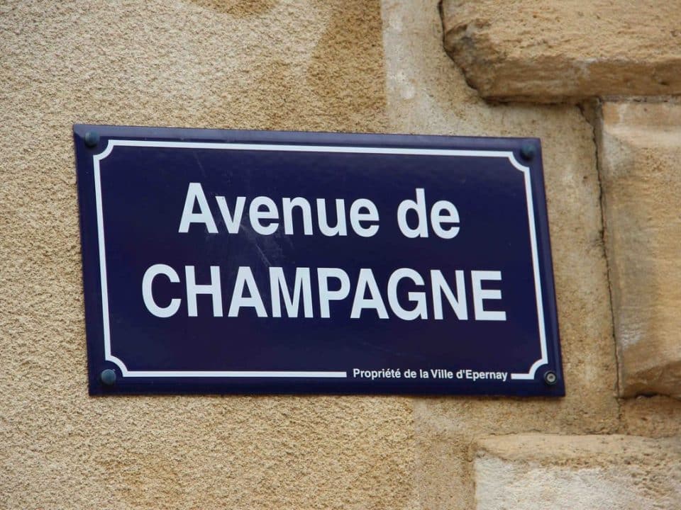 Famous Champagne Avenue in Epernay, Célèbre Avenue de Champagne à Epernay