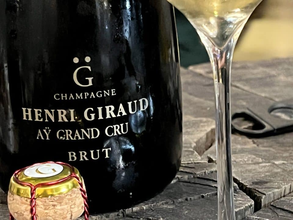 Custom champagne tasting experience of Grand Cru Champagne of Ay, Expérience de dégustation de Champagne Grand Cru d'Aÿ sur-mesure
