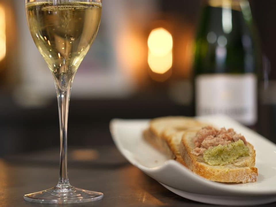 Champagne tour and tasting with lunch included, Tour en Champagne avec repas et dégustations incluses
